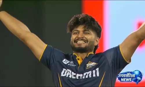 Arshad Khan ने अहम ओवर में शिवम दुबे को 22 रन पर आउट किया Arshad Khan ने अहम ओवर में शिवम दुबे को 22 रन पर आउट किया