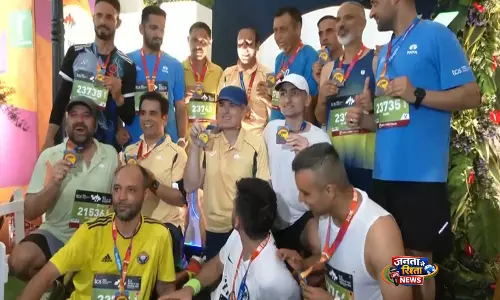 जम्मू-कश्मीर के मुख्यमंत्री उमर अब्दुल्ला TCS World 10k Bengaluru 2026 में हुए शामिल जम्मू-कश्मीर के मुख्यमंत्री उमर अब्दुल्ला TCS World 10k Bengaluru 2026 में हुए शामिल