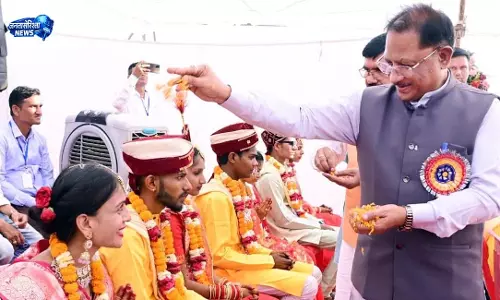 CM साय सामूहिक आदर्श विवाह समारोह में हुए शामिल CM साय सामूहिक आदर्श विवाह समारोह में हुए शामिल