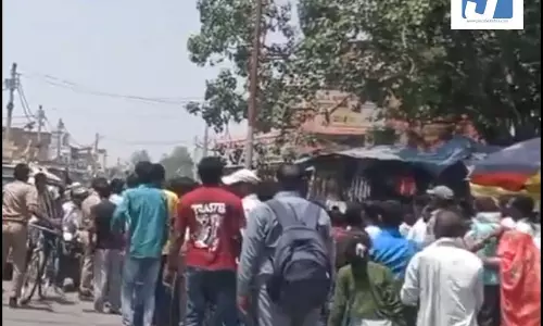 कंटेनर ट्रक भीड़ में जा घुसा, महिला की मौत, 11 घायल
