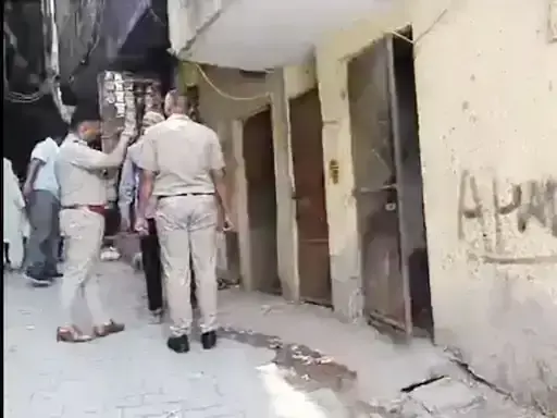 Faridabad: गोवंश कटने की आशंका पर लोगों का विरोध