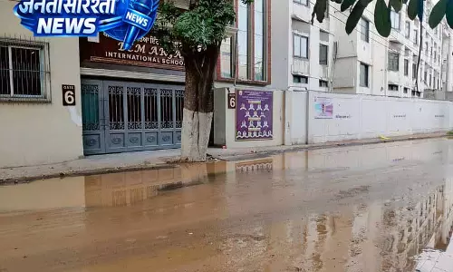 Ludhiana में बारिश का पानी गलियों में जमा, लोगों की मुश्किलें बढ़ीं