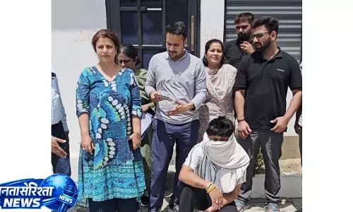 Karnal में लिंग जांच रैकेट का भंडाफोड़, 1 गिरफ्तार Karnal में लिंग जांच रैकेट का भंडाफोड़, 1 गिरफ्तार