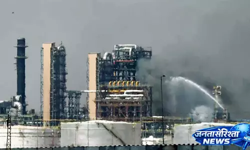 HPCL राजस्थान रिफाइनरी में आग: 3-4 हफ़्ते में ठीक हो जाएगा, CDU मई 2026 के बीच तक फिर से शुरू होगा HPCL राजस्थान रिफाइनरी में आग: 3-4 हफ़्ते में ठीक हो जाएगा, CDU मई 2026 के बीच तक फिर से शुरू होगा
