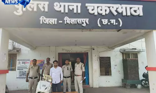 IPL ऑनलाइन सट्टा गिरोह पर पुलिस की कार्रवाई, सट्टेबाज गिरफ्तार IPL ऑनलाइन सट्टा गिरोह पर पुलिस की कार्रवाई, सट्टेबाज गिरफ्तार