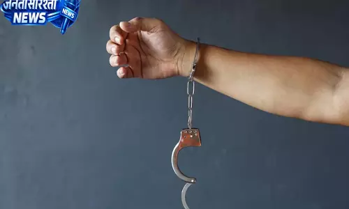 रायपुर में चाकू लहराकर लोगों को धमकाने वाला आरोपी गिरफ्तार रायपुर में चाकू लहराकर लोगों को धमकाने वाला आरोपी गिरफ्तार
