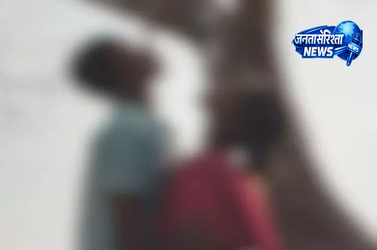 खेत के पेड़ में डबल सुसाइड, लटकी हुई मिली युवक और महिला की लाशें खेत के पेड़ में डबल सुसाइड, लटकी हुई मिली युवक और महिला की लाशें