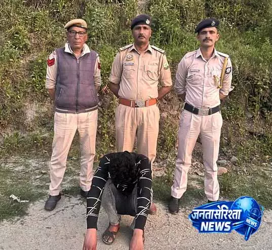 Palampur का शख्स शिमला में बड़ी मात्रा में चरस के साथ गिरफ्तार Palampur का शख्स शिमला में बड़ी मात्रा में चरस के साथ गिरफ्तार