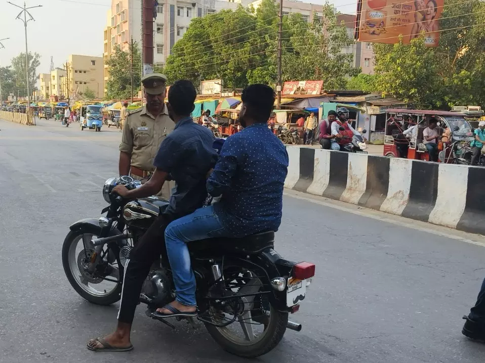 Bhopal: ट्रैफिक नियम तोड़ने वालों पर चलेगा विशेष अभियान Bhopal: ट्रैफिक नियम तोड़ने वालों पर चलेगा विशेष अभियान