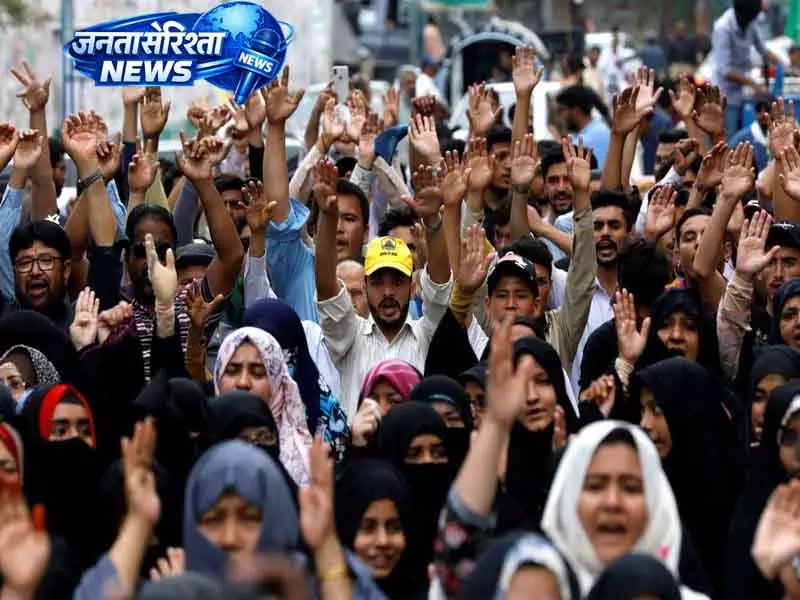 Pakistani अधिकारियों पर दबाव, क्वेटा में लापता छात्र के मामले में विरोध बढ़ा Pakistani अधिकारियों पर दबाव, क्वेटा में लापता छात्र के मामले में विरोध बढ़ा
