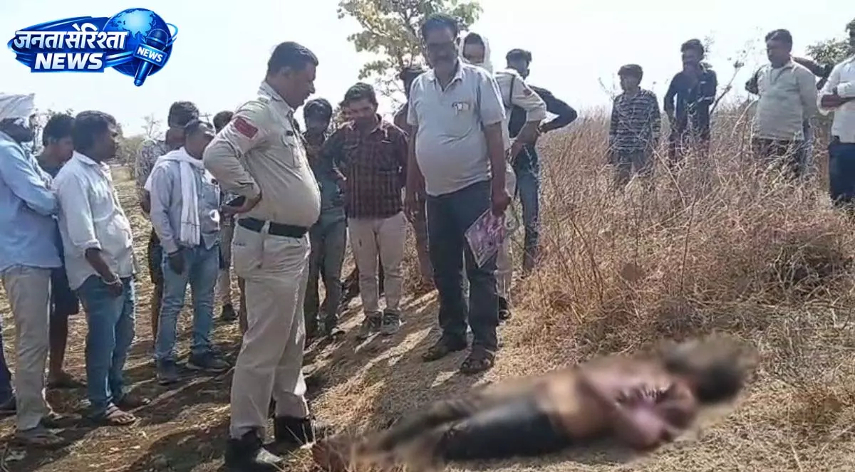 रामनगर मार्ग पर युवक की खून से सनी लाश मिलने से सनसनी, हत्या की आशंका रामनगर मार्ग पर युवक की खून से सनी लाश मिलने से सनसनी, हत्या की आशंका