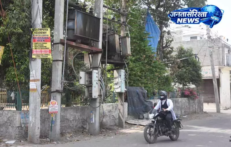 बिजली चोरी से शहर में खतरा, Ludhiana में ट्रांसफॉर्मर निशाना बिजली चोरी से शहर में खतरा, Ludhiana में ट्रांसफॉर्मर निशाना