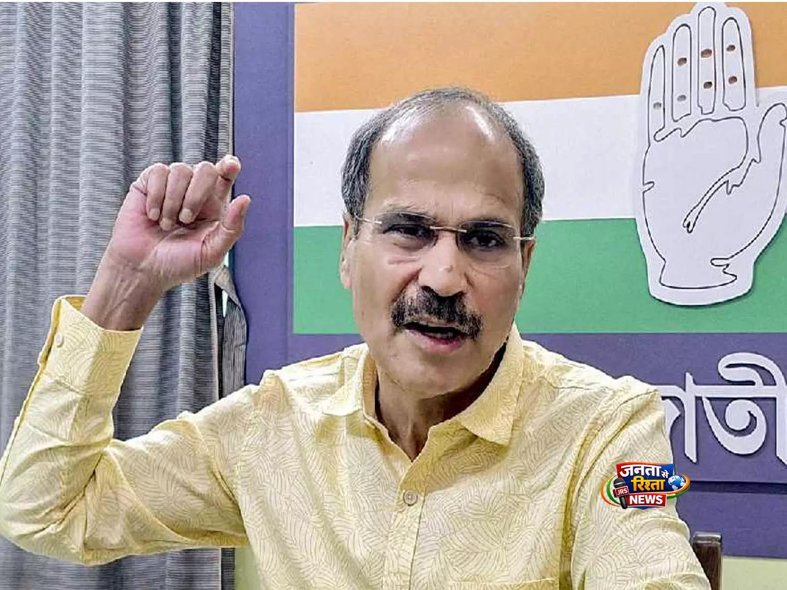 अधीर रंजन चौधरी ने केंद्रीय बलों की तैनाती के बावजूद लगातार हो रही हिंसा को लेकर चुनाव आयोग पर उठाए सवाल अधीर रंजन चौधरी ने केंद्रीय बलों की तैनाती के बावजूद लगातार हो रही हिंसा को लेकर चुनाव आयोग पर उठाए सवाल