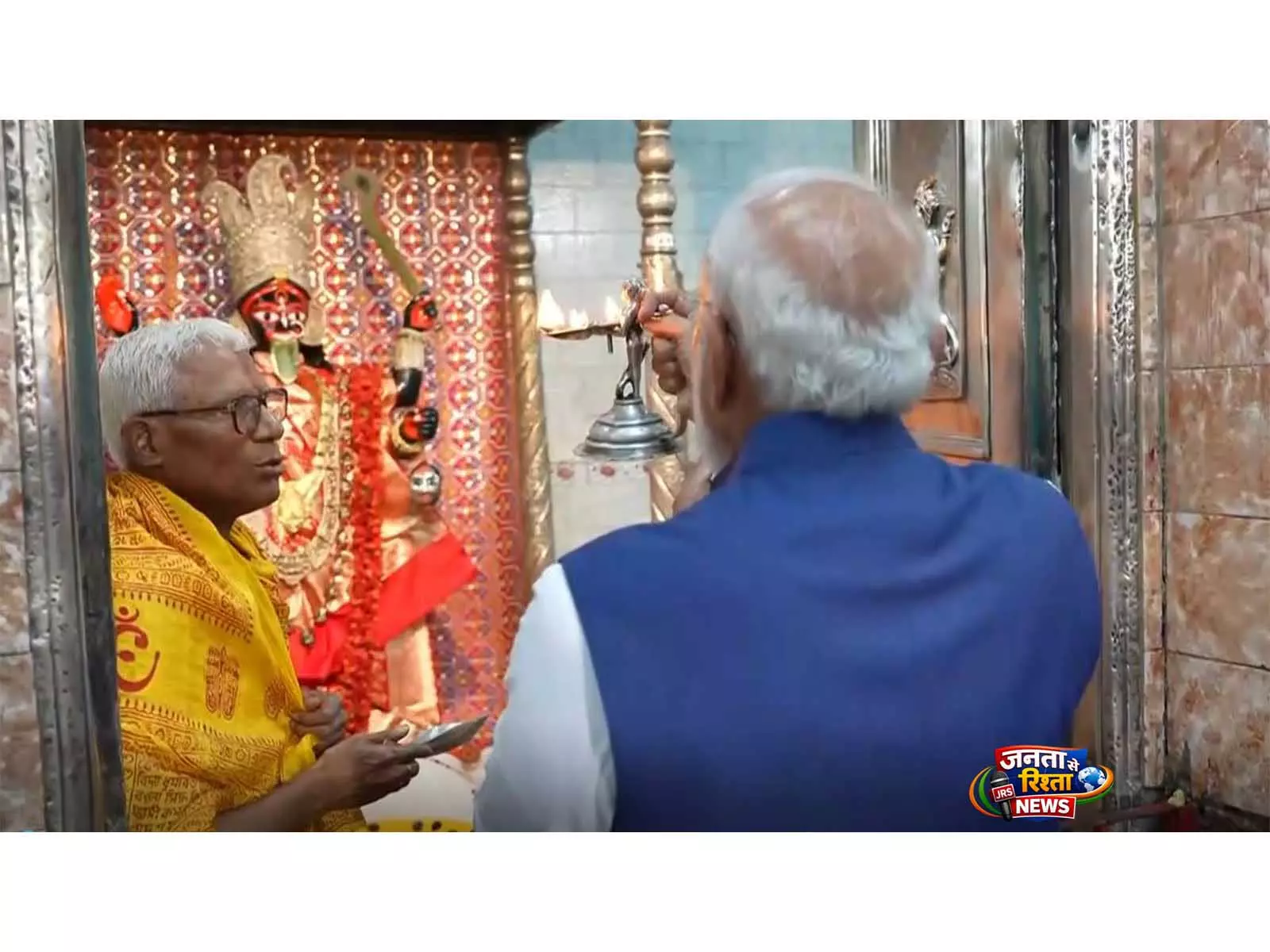 पश्चिम बंगाल चुनावों के दूसरे चरण से पहले, PM मोदी ने थंथनिया कालीबाड़ी में पूजा-अर्चना की पश्चिम बंगाल चुनावों के दूसरे चरण से पहले, PM मोदी ने थंथनिया कालीबाड़ी में पूजा-अर्चना की