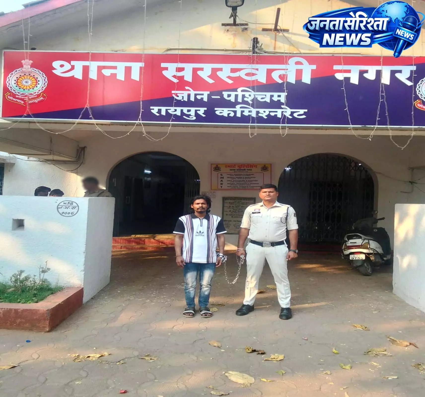 देर रात लूट की वारदात का खुलासा, हिस्ट्रीशीटर सहित 3 आरोपी गिरफ्तार देर रात लूट की वारदात का खुलासा, हिस्ट्रीशीटर सहित 3 आरोपी गिरफ्तार