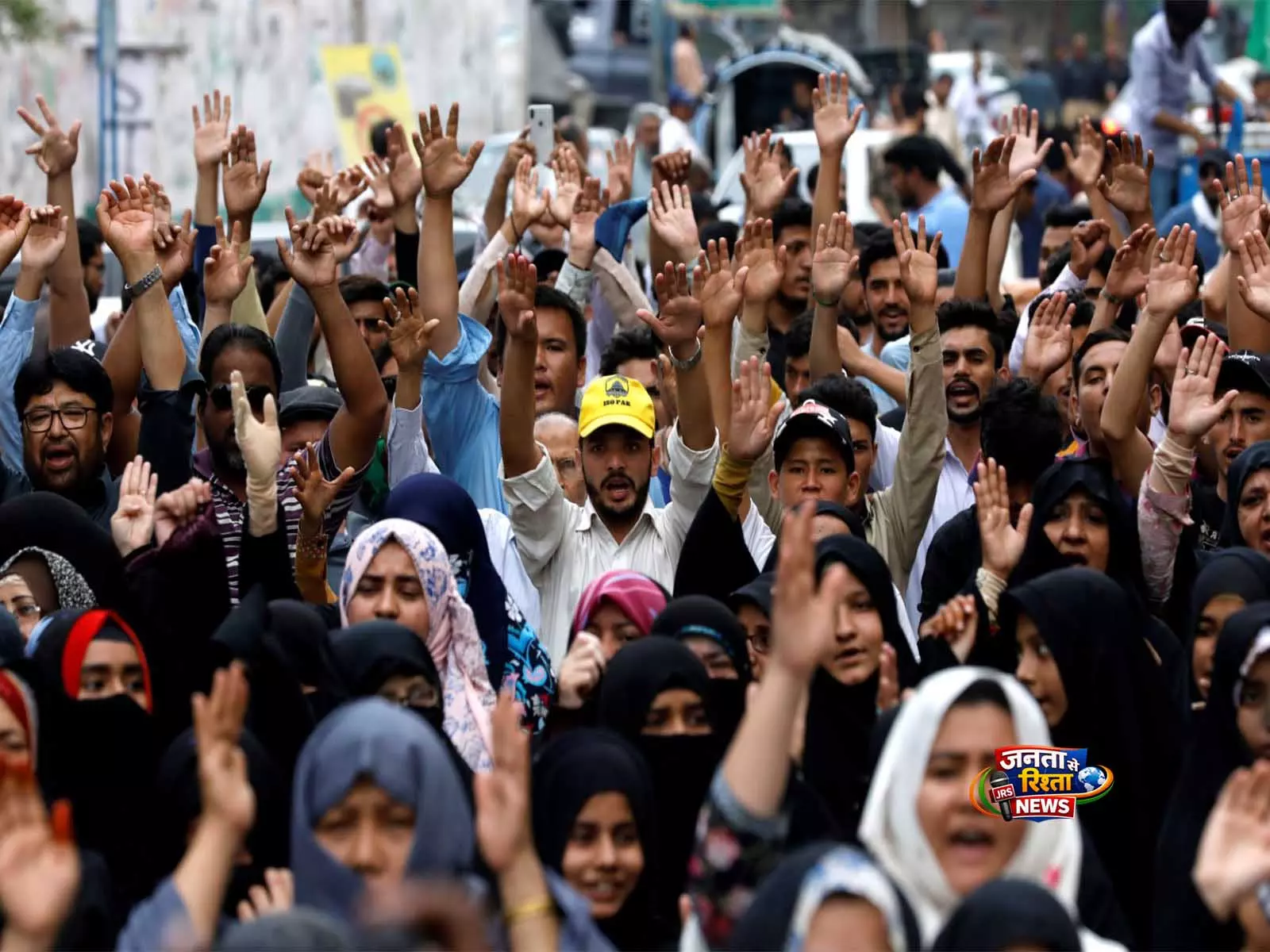 Quetta में विरोध प्रदर्शन तेज़, लापता छात्र मामले को लेकर पाकिस्तानी अधिकारियों पर बढ़ा दबाव Quetta में विरोध प्रदर्शन तेज़, लापता छात्र मामले को लेकर पाकिस्तानी अधिकारियों पर बढ़ा दबाव
