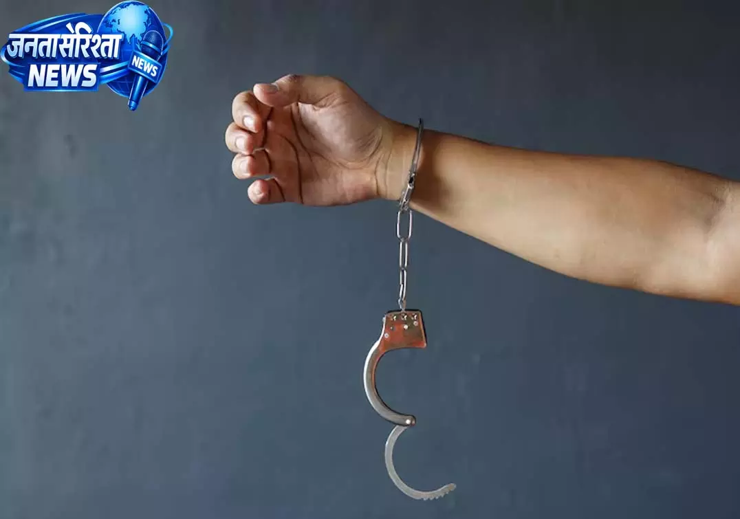 रायपुर में चाकू लहराकर लोगों को धमकाने वाला आरोपी गिरफ्तार रायपुर में चाकू लहराकर लोगों को धमकाने वाला आरोपी गिरफ्तार