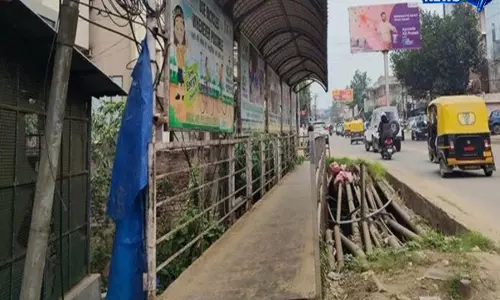 Nagaland: सड़क किनारे सुरक्षा में लापरवाही, नागार्जुन जंक्शन पर सवाल Nagaland: सड़क किनारे सुरक्षा में लापरवाही, नागार्जुन जंक्शन पर सवाल