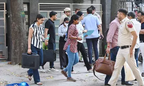 Delhi पुलिस ने IRS बेटी के रेप-मर्डर केस में क्राइम सीन को रीक्रिएट किया Delhi पुलिस ने IRS बेटी के रेप-मर्डर केस में क्राइम सीन को रीक्रिएट किया