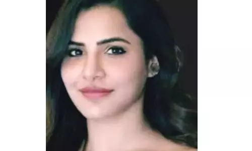 Actress आशु रेड्डी और उनके परिवार पर UK के एक टेकनीशियन से ₹9.35 करोड़ की धोखाधड़ी का केस दर्ज