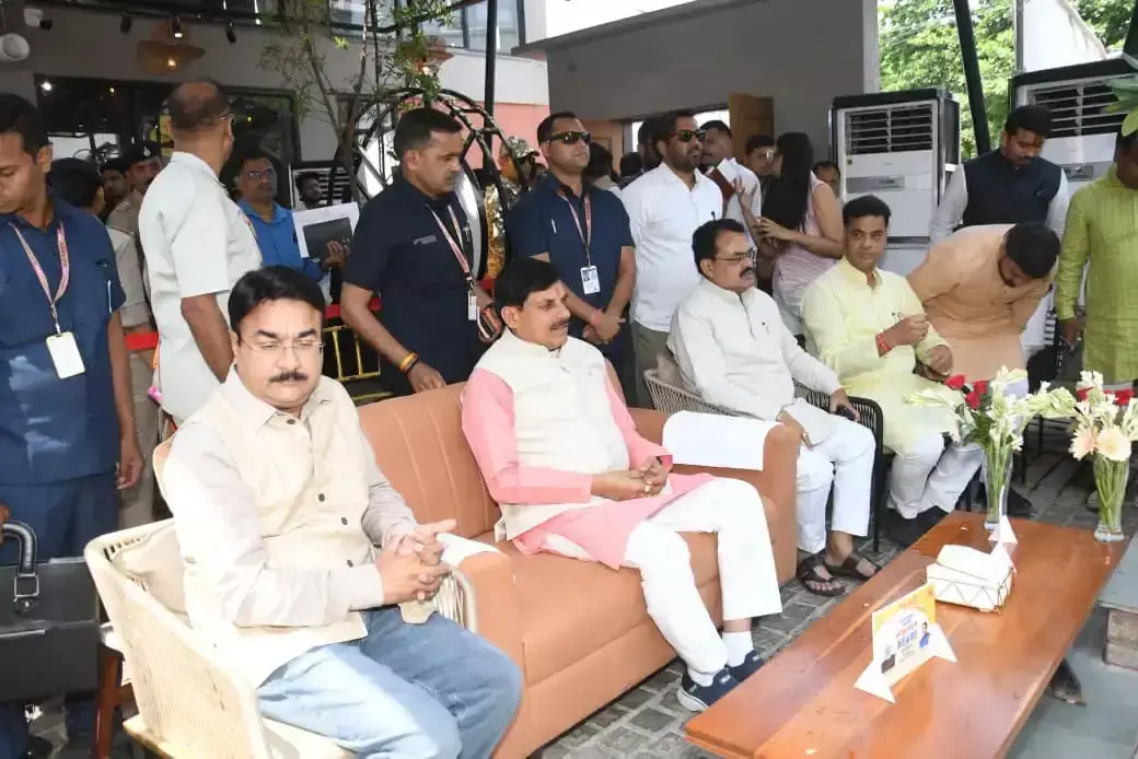 Bhopal: मुख्यमंत्री ने ‘मन की बात’ को बताया सशक्त मंच Bhopal: मुख्यमंत्री ने ‘मन की बात’ को बताया सशक्त मंच
