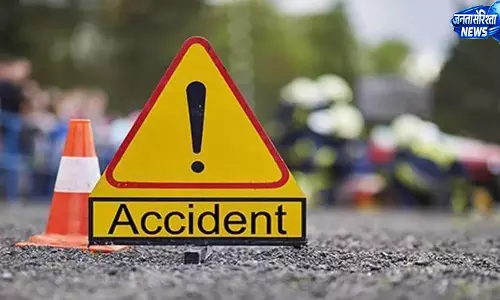 Telangana: नार्केटपल्ली में सड़क दुर्घटना में तकनीकी विशेषज्ञ की मौत Telangana: नार्केटपल्ली में सड़क दुर्घटना में तकनीकी विशेषज्ञ की मौत