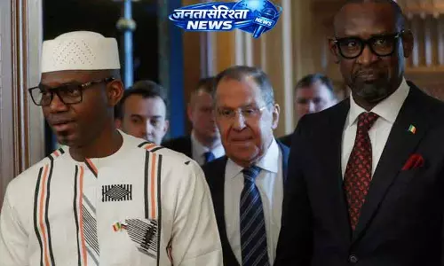 Mali: रक्षा मंत्री की हत्या, विद्रोहियों और जिहादियों ने शहरों पर किया कब्जा Mali: रक्षा मंत्री की हत्या, विद्रोहियों और जिहादियों ने शहरों पर किया कब्जा