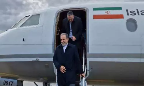 Iranian विदेश मंत्री अराघची ने रूस में पुतिन से क्षेत्रीय शांति पर की बातचीत