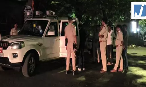 रेलवे लॉबी गेट के पास गोलीबारी, रेलवे कर्मी की मौत रेलवे लॉबी गेट के पास गोलीबारी, रेलवे कर्मी की मौत