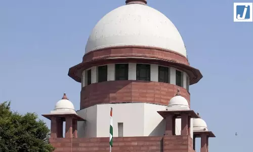 महिला वकील पर जानलेवा हमले का सुप्रीम कोर्ट ने लिया स्वतः संज्ञान, कई महत्वपूर्ण आदेश दिए महिला वकील पर जानलेवा हमले का सुप्रीम कोर्ट ने लिया स्वतः संज्ञान, कई महत्वपूर्ण आदेश दिए