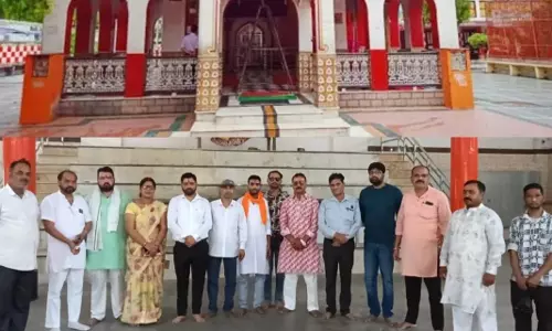 Farrukhabad: मंदिर व्यवस्था पर सवाल, संगठन ने किया विरोध Farrukhabad: मंदिर व्यवस्था पर सवाल, संगठन ने किया विरोध