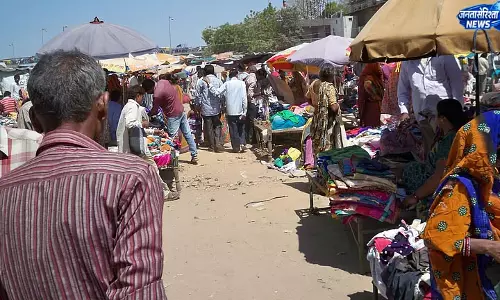 बेहोरा में रविवार को लगने वाले बाजार से नुमालीगढ़ में NH-37 पर ट्रैफिक जाम हो गया बेहोरा में रविवार को लगने वाले बाजार से नुमालीगढ़ में NH-37 पर ट्रैफिक जाम हो गया