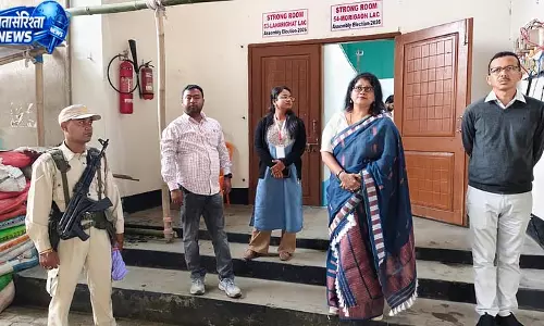 Morigaon के डीसी ने 4 मई को होने वाली वोटिंग से पहले स्ट्रांग रूम की सुरक्षा का निरीक्षण किया