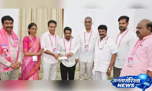 Patnam Avinash Reddy ने 26वें स्थापना दिवस पर बीआरएस को 10 लाख रुपये दान किए Patnam Avinash Reddy ने 26वें स्थापना दिवस पर बीआरएस को 10 लाख रुपये दान किए