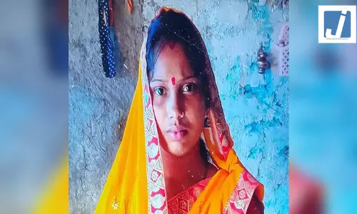 फंदे से लटकता मिला विवाहिता का शव, हत्या का आरोप