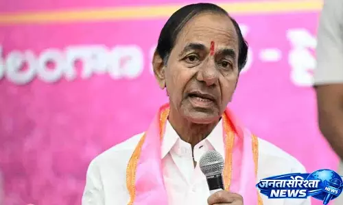 KCR ने तेलंगाना पर टिप्पणी को लेकर भाजपा सांसद तेजस्वी सूर्या की आलोचना की KCR ने तेलंगाना पर टिप्पणी को लेकर भाजपा सांसद तेजस्वी सूर्या की आलोचना की