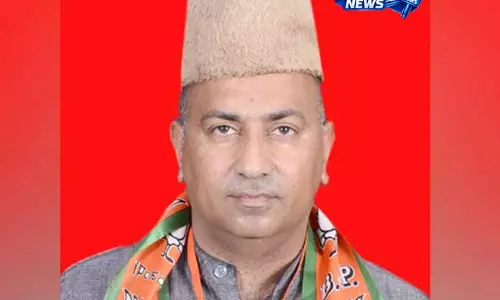 Khatana ने प्रशासन और स्टाफ को बेहतर सेवाएँ देने के निर्देश दिए Khatana ने प्रशासन और स्टाफ को बेहतर सेवाएँ देने के निर्देश दिए