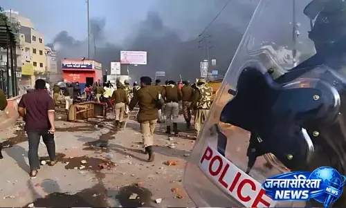 2020 Delhi riots: कोर्ट ने मुस्लिम व्यक्ति की हत्या और दंगा करने के 12 आरोपियों को बरी किया 2020 Delhi riots: कोर्ट ने मुस्लिम व्यक्ति की हत्या और दंगा करने के 12 आरोपियों को बरी किया