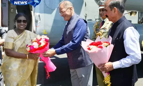 Himachal: राष्ट्रपति द्रौपदी मुर्मू छह दिन के दौरे पर शिमला पहुंचीं Himachal: राष्ट्रपति द्रौपदी मुर्मू छह दिन के दौरे पर शिमला पहुंचीं