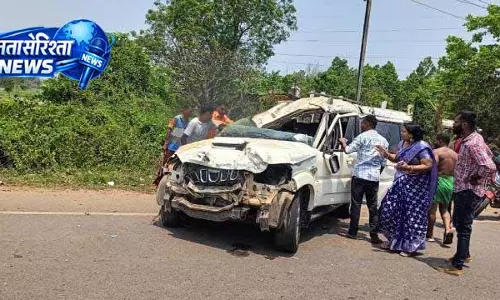 Mayurbhanj: स्कॉर्पियो का टायर फटने से दंपत्ति की मौत Mayurbhanj: स्कॉर्पियो का टायर फटने से दंपत्ति की मौत