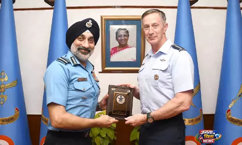 US पैसिफिक एयर फोर्सेज के कमांडर द्विपक्षीय रक्षा सहयोग को मजबूत करने के लिए भारत आए US पैसिफिक एयर फोर्सेज के कमांडर द्विपक्षीय रक्षा सहयोग को मजबूत करने के लिए भारत आए