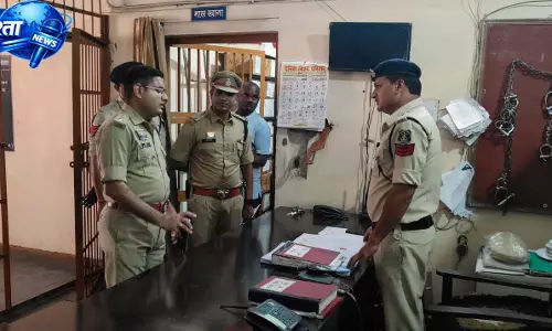 DCP मयंक गुर्जर ने उरला थाना का औचक निरीक्षण, दिए सख्त निर्देश DCP मयंक गुर्जर ने उरला थाना का औचक निरीक्षण, दिए सख्त निर्देश