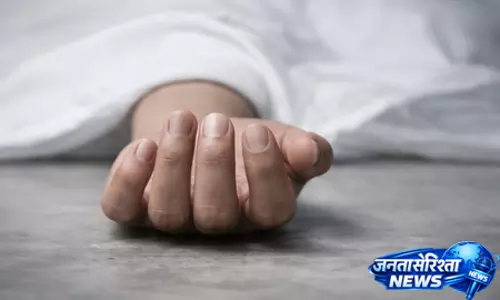 पत्नी की हत्या के आरोप में पति गिरफ्तार, सीमेंट से भरे बक्से में मिला शव पत्नी की हत्या के आरोप में पति गिरफ्तार, सीमेंट से भरे बक्से में मिला शव