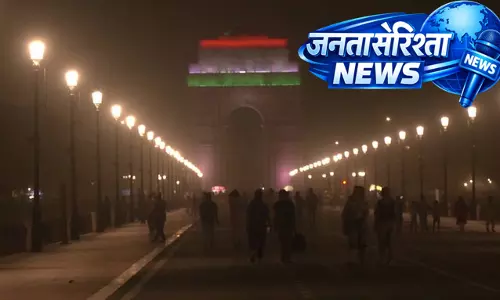राजधानी में धूल भरी आंधी से बदला मौसम, तेज हवाओं ने बढ़ाई ठंडक राजधानी में धूल भरी आंधी से बदला मौसम, तेज हवाओं ने बढ़ाई ठंडक