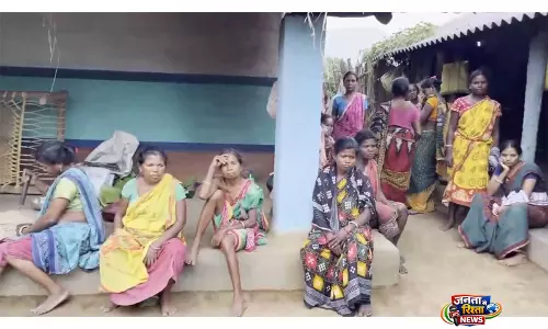 Mayurbhanj में टीचर की मौत, परिवार ने जनगणना के काम के दबाव का लगाया आरोप Mayurbhanj में टीचर की मौत, परिवार ने जनगणना के काम के दबाव का लगाया आरोप