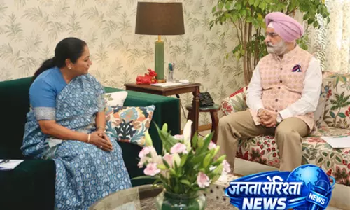 सीएम ने विधानसभा में महिला विधेयक पर प्रस्ताव पेश करने से पहले उपराज्यपाल से मुलाकात की