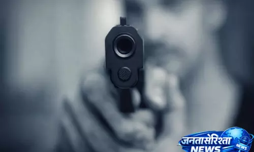 सूरत की एसबीआई शाखा में दिनदहाड़े 50 लाख रुपए की लूट सूरत की एसबीआई शाखा में दिनदहाड़े 50 लाख रुपए की लूट