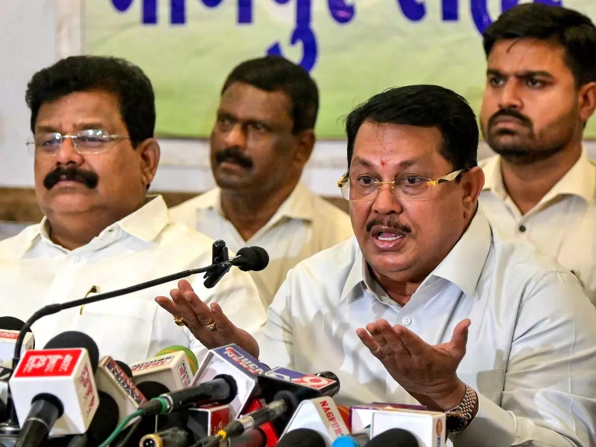 कांग्रेस विधायक ने ट्रंप पर हो रहे हमलों को लेकर दिया विवादित बयान, चलनी ही थी गोली कांग्रेस विधायक ने ट्रंप पर हो रहे हमलों को लेकर दिया विवादित बयान, चलनी ही थी गोली