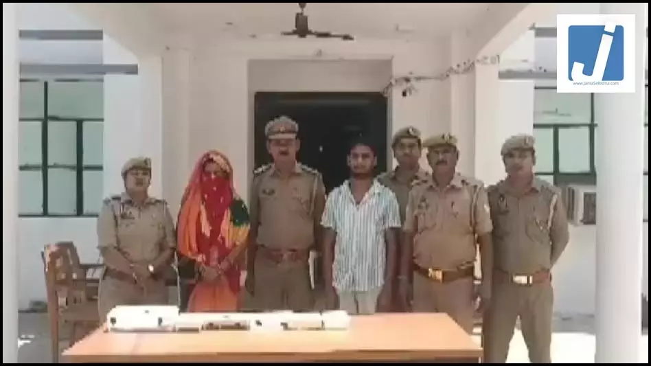 विश्वास का कत्ल! मकान मालिक की तिजोरी से पार किए 26 लाख की ज्वेलरी, उसी पैसे से खरीद डाला प्लॉट विश्वास का कत्ल! मकान मालिक की तिजोरी से पार किए 26 लाख की ज्वेलरी, उसी पैसे से खरीद डाला प्लॉट