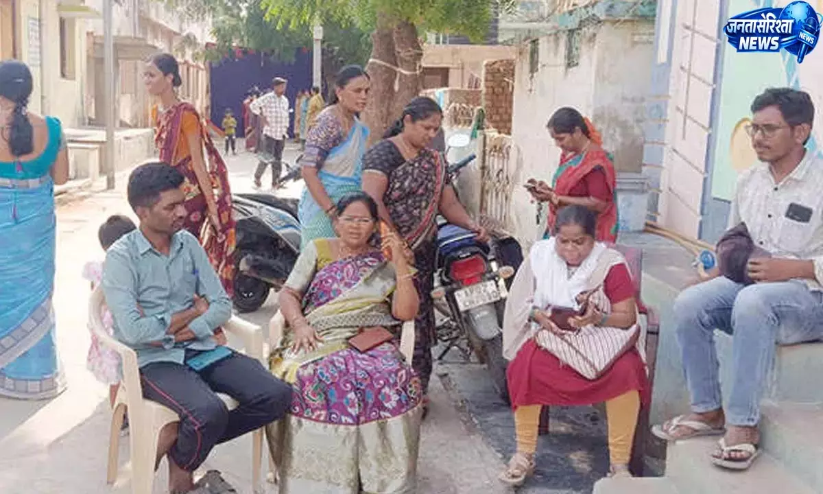 Andhra महिला आयोग ने नाबालिग पर हमले की कोशिश को गंभीरता से लिया Andhra महिला आयोग ने नाबालिग पर हमले की कोशिश को गंभीरता से लिया